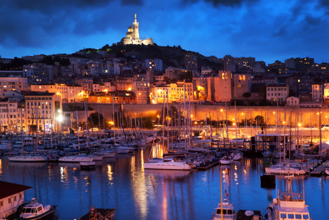 Khám phá thành phố Avignon và Marseille tại miền nam nước Pháp