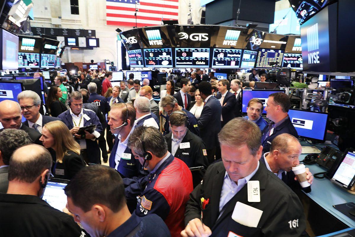 Thị trường chứng khoán trạng thái Gấu và Bò: Ai đang mua và ai đang bán cổ phiếu