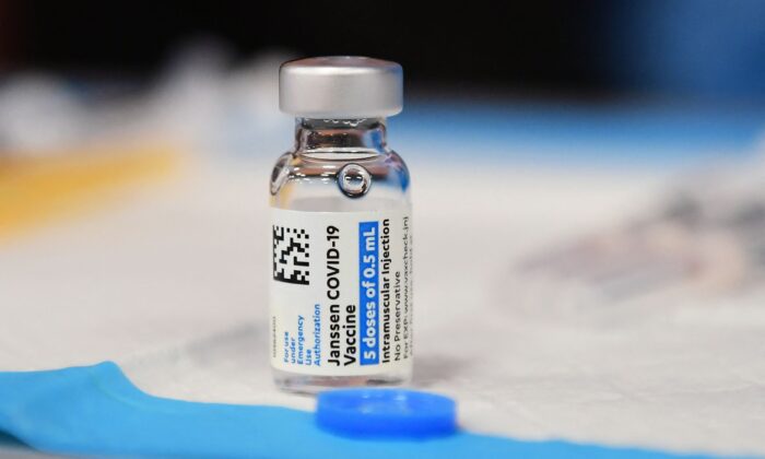 Vaccine SARS-COV-2 và bệnh lý thoái hóa thần kinh