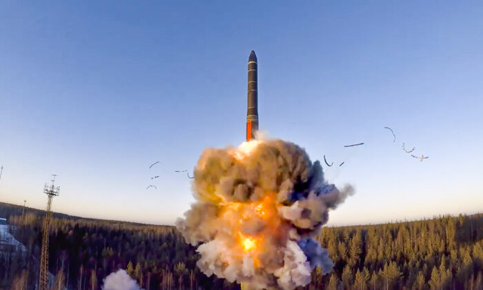 Liên minh Âu Châu: ‘Quân đội Nga sẽ bị tiêu diệt’ nếu họ sử dụng vũ khí hạt nhân