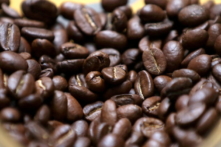 Thương buôn cà phê thi nhau chuyển hướng chuyến hàng đến Nga, Ukraine