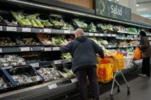 Chi tiêu của người tiêu dùng Hoa Kỳ tăng 2.1% trong tháng Một, vượt qua các dự đoán