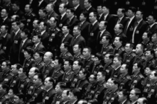 Chuyên gia phân tích: Ông Tôn Lực Quân dính líu đến âm mưu tài chính, có cả một kho vũ khí