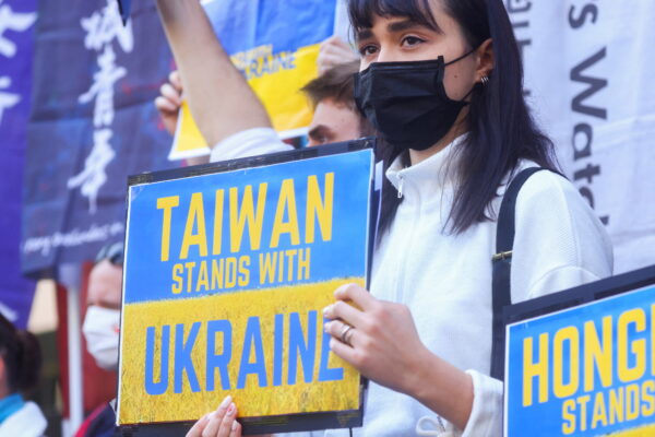 Trung Quốc cho biết mối bang giao của họ với Nga ‘vững như bàn thạch’ bất chấp chiến tranh Ukraine