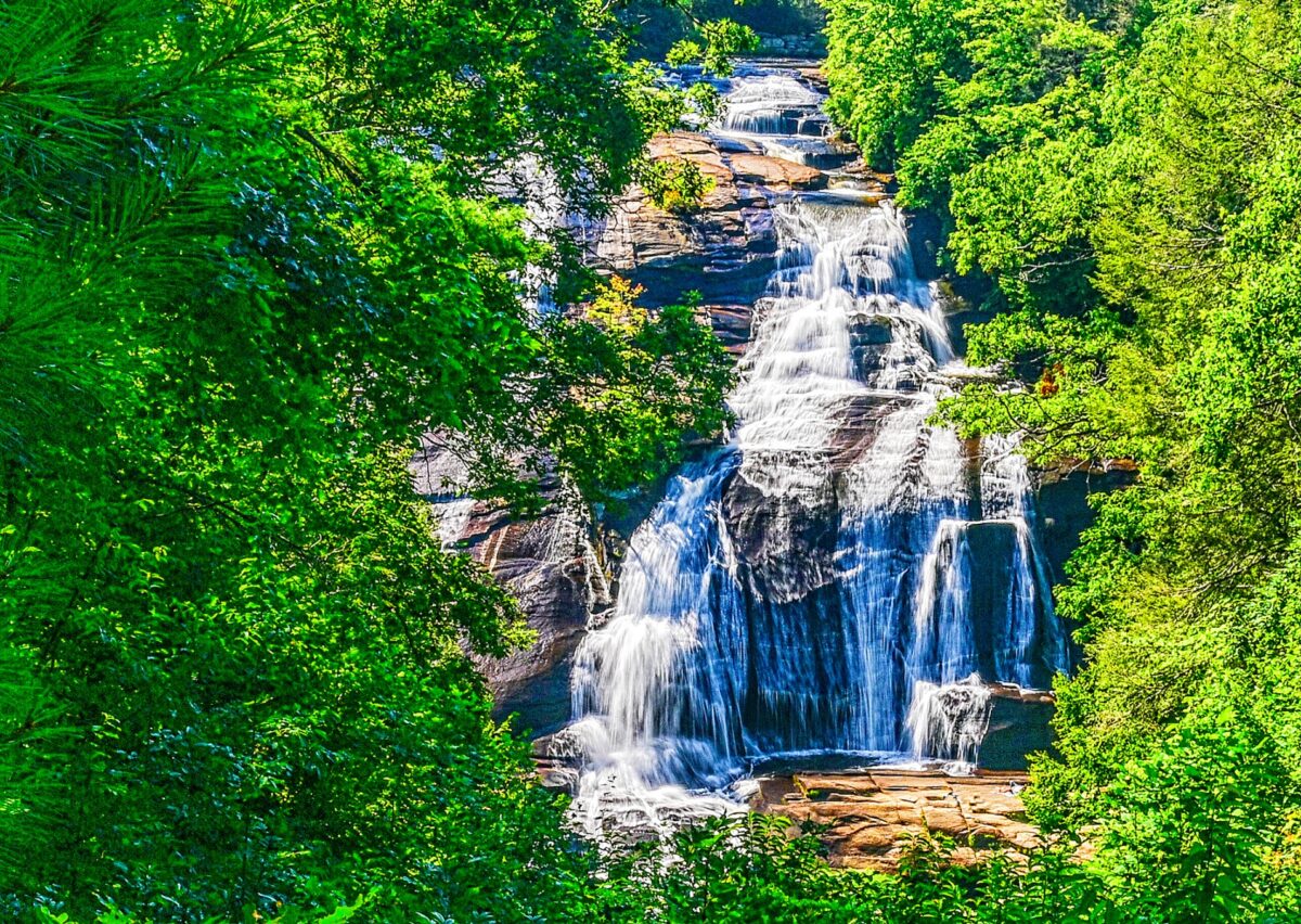 Vùng thác đổ - thuộc quận Brevard hạt Transylvania
