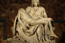 Đức mẹ Mary bên thi hài Chúa Jesus 