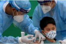 Tin Việt Nam ngày 20/3: Giá xăng có thể giảm mạnh vào ngày mai, có phải đeo khẩu trang nơi công cộng khi COVID-19 thuộc nhóm B?