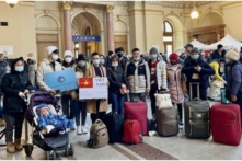 Tin Việt Nam ngày 8/3: Thêm 1,000 công dân di tản khỏi vùng chiến sự Ukraine, chuyến bay chở gần 300 người đã dời Romania