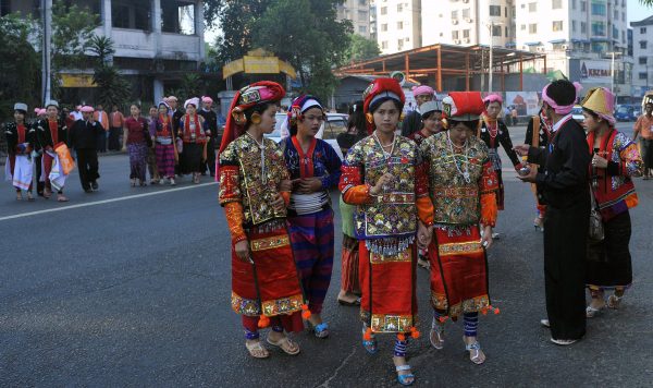 Tham quan các nền văn hóa trên thế giới qua 27 loại trang phục truyền thống 