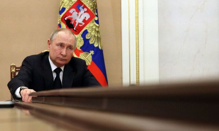 Tổng thống Putin có thể vượt qua các lệnh trừng phạt kinh tế tốt hơn phương Tây