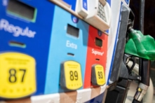 Đảng Cộng Hòa vận động cử tri tại các trạm xăng trong bối cảnh giá nhiên liệu cao