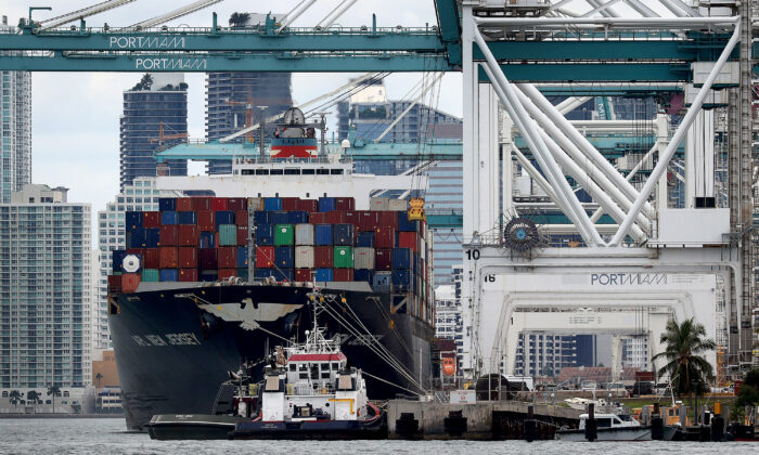 Hoa Kỳ: Giá nhập cảng tăng 1.4%