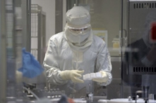 FDA từ chối thuốc điều trị ung thư do Trung Quốc phát triển của công ty Eli Lilly