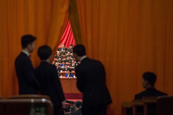 Cuộc chiến tình báo Nga-Ukraine: Cờ giả, rò rỉ thông tin và thông đồng