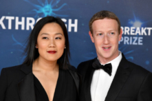 Các quan chức của Milwaukee bị kiện trong vụ hối lộ bầu cử có liên quan đến ông Zuckerberg