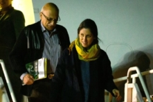 Bà mẹ người Anh gốc Iran về nước sau 6 năm bị giam giữ ở Iran