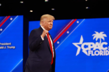 Cựu Tổng thống Trump làm rung chuyển hội trường CPAC với bài diễn văn bế mạc