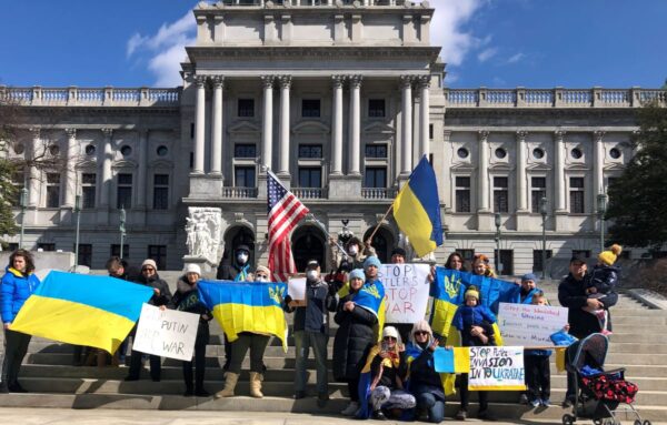 Cộng đồng người Ukraine ở Hoa Kỳ nghe được những câu chuyện thương tâm từ người thân