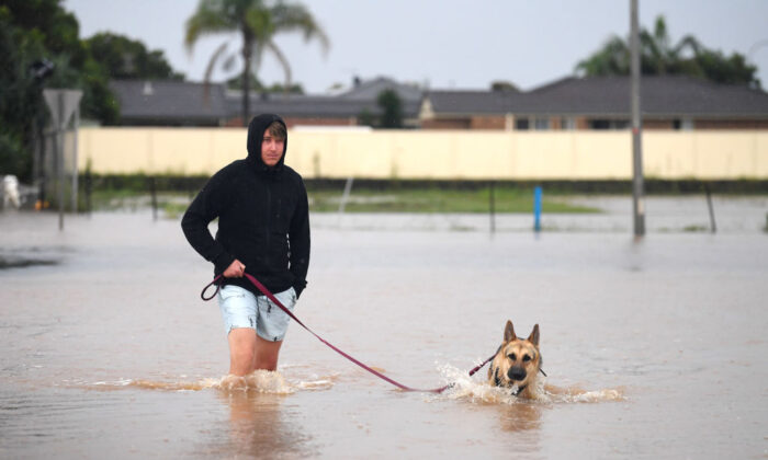 Nửa triệu người Úc được lệnh di tản do lũ lụt