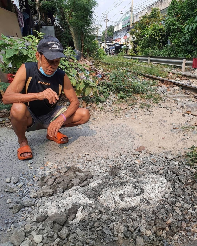 Những kiệt tác chân dung bằng đá cuội trong rừng rậm Thái Lan