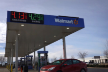 Giá xăng tại Hoa Kỳ tăng vọt, sắp đạt mức cao kỷ lục