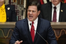 Cơ quan lập pháp Arizona thông qua dự luật yêu cầu bằng chứng quốc tịch Hoa Kỳ để bỏ phiếu