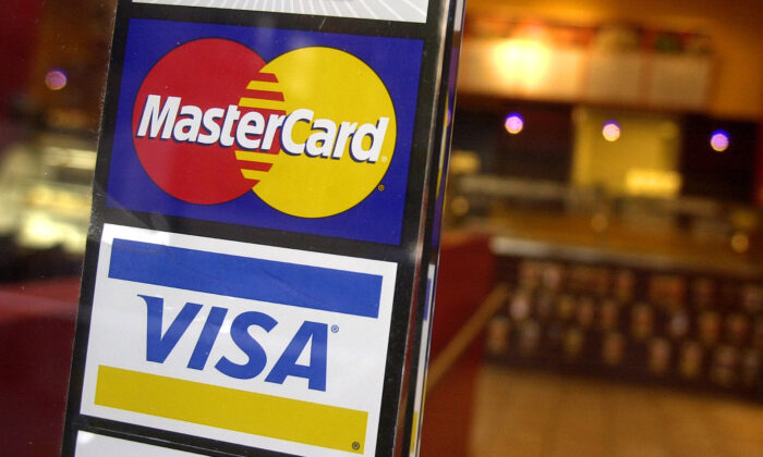 Visa, Mastercard đột ngột đình chỉ mọi hoạt động tại Nga