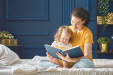 Khóa học dành cho cha mẹ (P.7): Trò chuyện và ôm ấp giúp con yên tâm ngủ ngon 