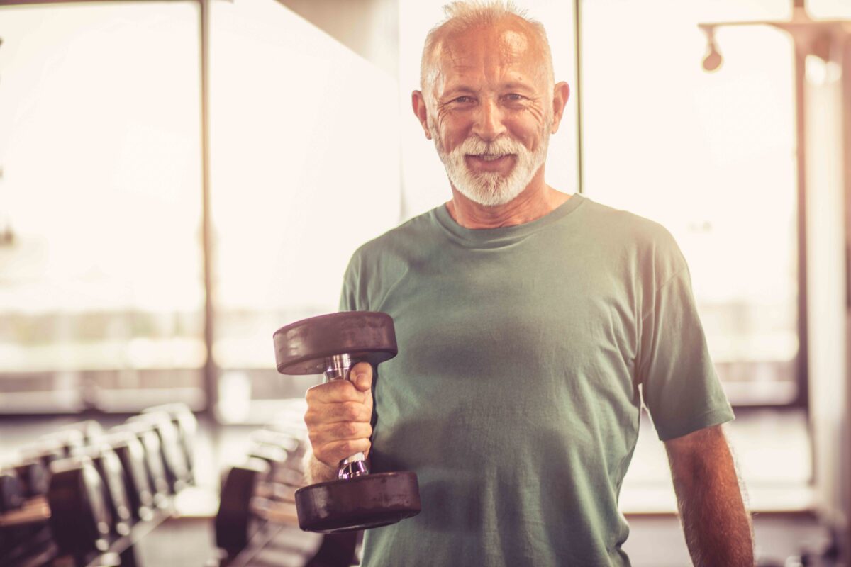 Vì sao cơ bắp của người 50 tuổi không thể phát triển như thời trẻ? 