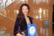 Thưởng thức Shen Yun, cựu diễn viên múa ‘xúc động và tràn đầy năng lượng’