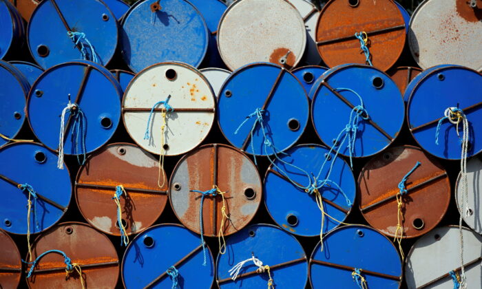 JPMorgan: Giá dầu có thể tăng vọt lên 185 USD/thùng nếu EU cấm dầu thô của Nga
