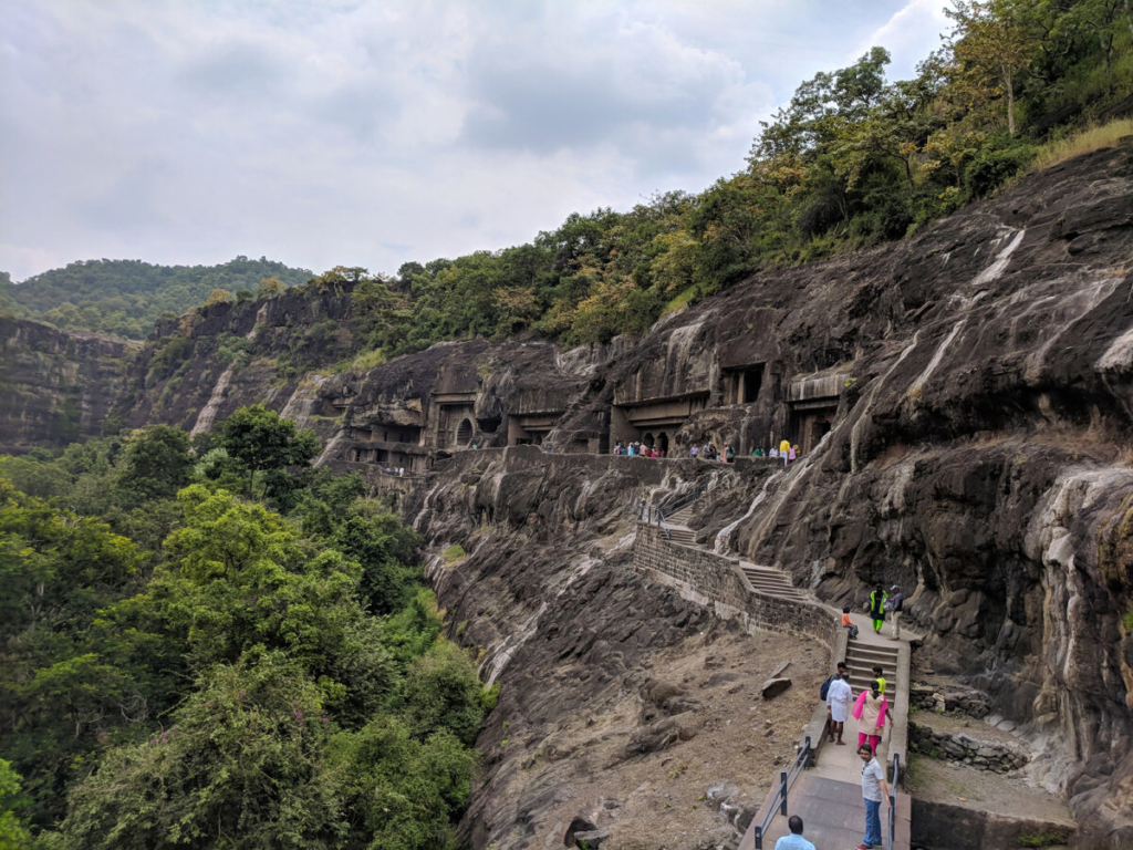 Hang động bí ẩn của Ajanta