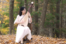 Cô Lương Ngọc, nghệ sĩ tỳ bà Shen Yun: Lựa chọn đứng về chính nghĩa thông qua nghệ thuật