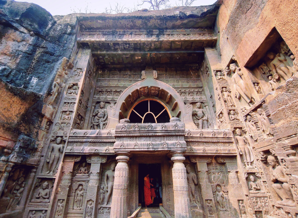 Hang động bí ẩn của Ajanta