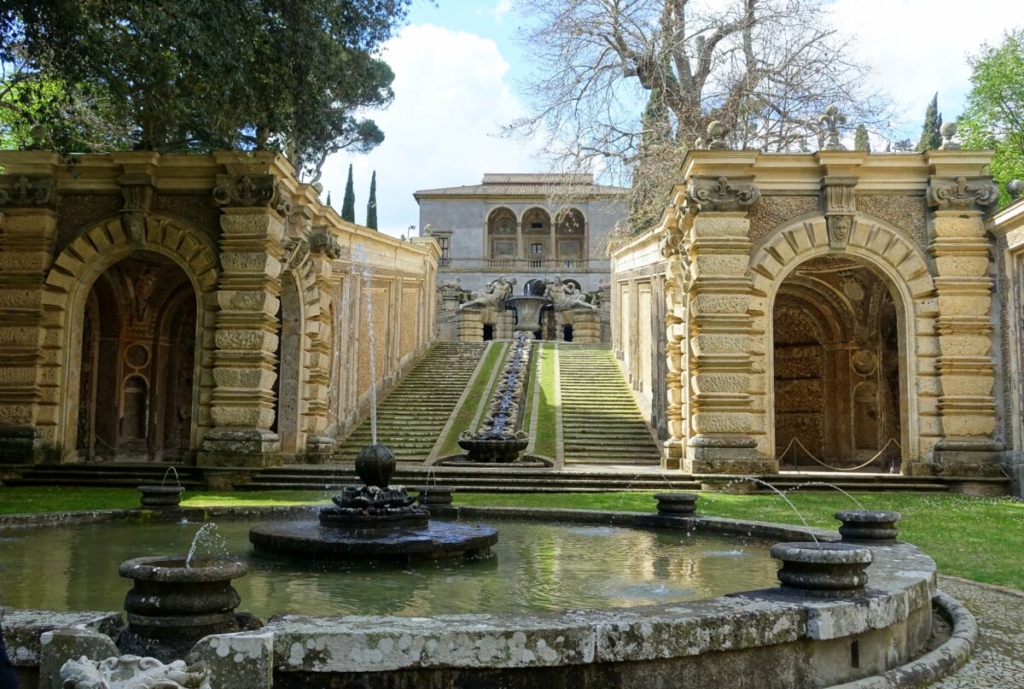 Biệt thự Farnese: Nơi ẩn cư yên bình trong khu vườn bí mật