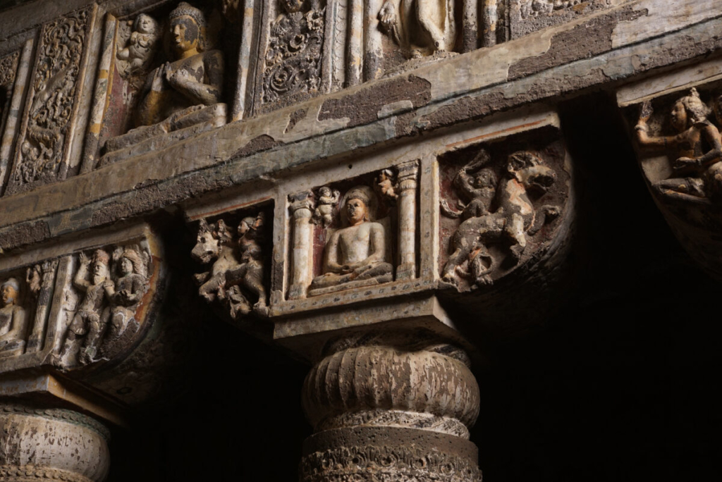 Quần thể hang động Phật giáo vĩ đại Ajanta Ấn Độ 