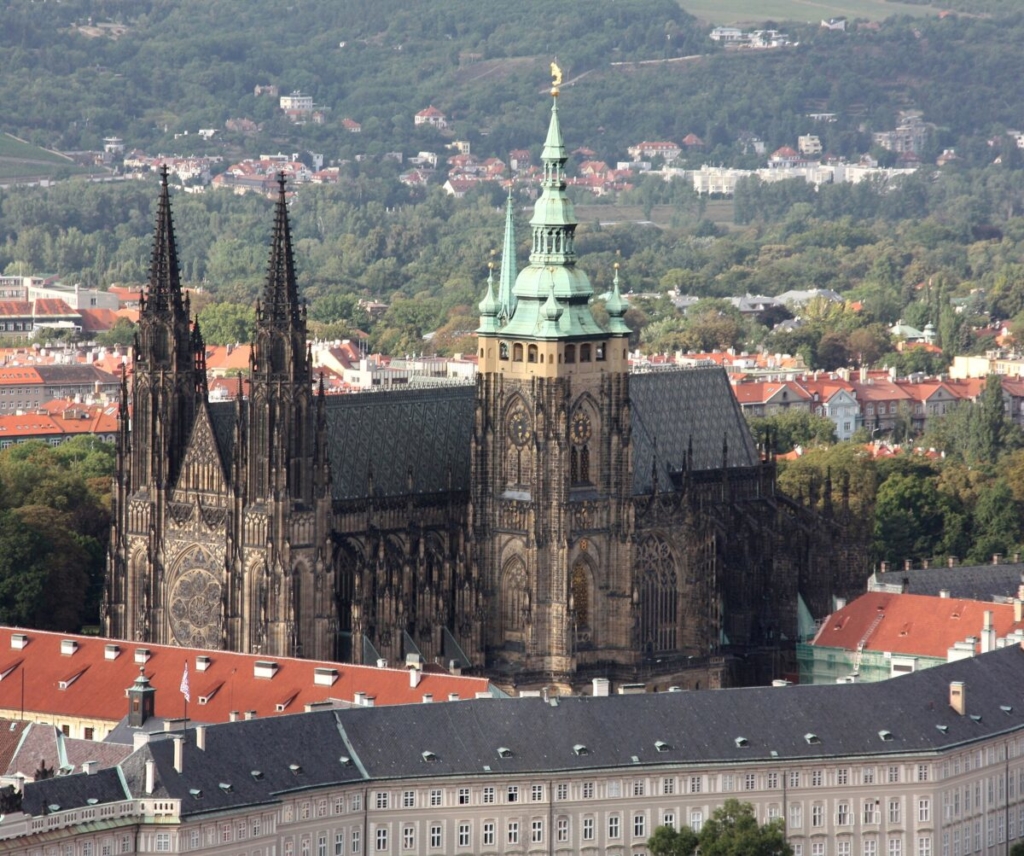 Kiến trúc Gothic tráng lệ của Nhà thờ Thánh Vitus tại Praha 