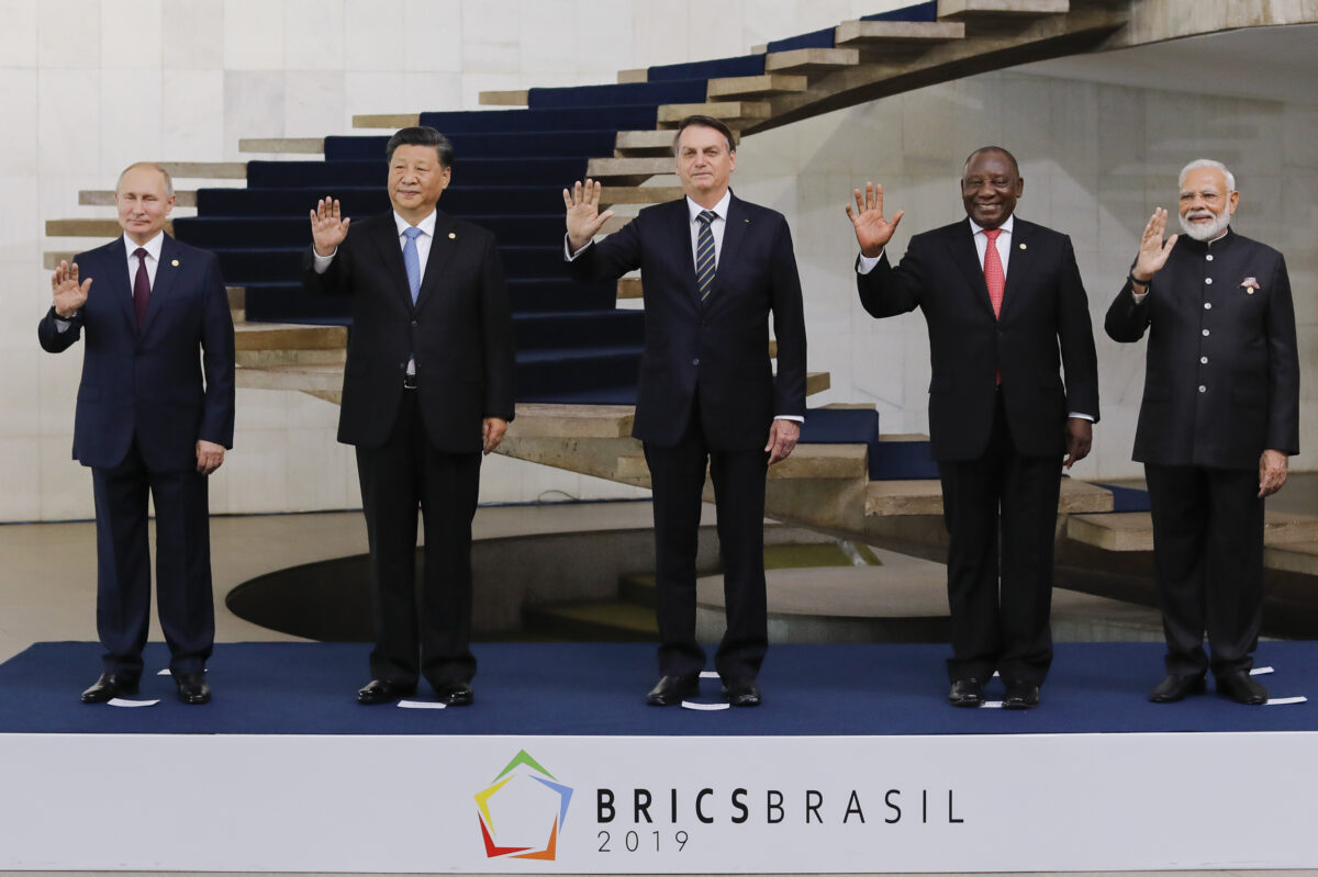 Trung Quốc và Nga thúc đẩy hợp tác sâu rộng hơn trong khối BRICS