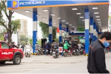 Tin Việt Nam ngày 1/4: Giá xăng dầu tăng giảm trái chiều sau giảm 50% thuế, Bạc Liêu thiệt hại hơn 8,600 tấn muối do mưa lớn trái mùa