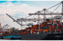 Tin Việt Nam ngày 8/4: Yêu cầu Trung Quốc dừng quân sự hoá các đảo ở Biển Đông, hàng Việt xuất sang Nga và Ukraine giảm sâu