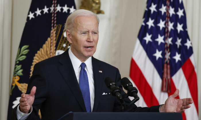 Tổng thống Biden tiến hành mở rộng Obamacare để hạn chế ‘bất ổn gia đình’