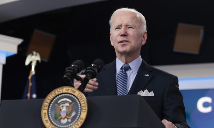 TT Biden thừa nhận các lệnh trừng phạt đối với Nga không có tác dụng và khiến Hoa Kỳ nghèo hơn