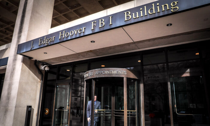 FBI buộc Apple, Google cung cấp thông tin liên lạc của ký giả Project Veritas trong vụ nhật ký con gái ông Biden