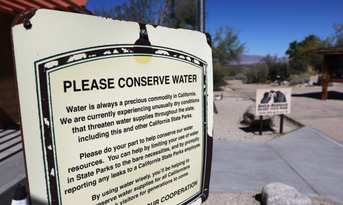 Nam California yêu cầu hàng triệu người cắt giảm sử dụng nước ngoài trời vì hạn hán