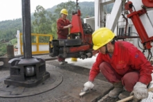 Sinopec của Trung Quốc ngừng đầu tư vào Nga do áp lực của các lệnh trừng phạt