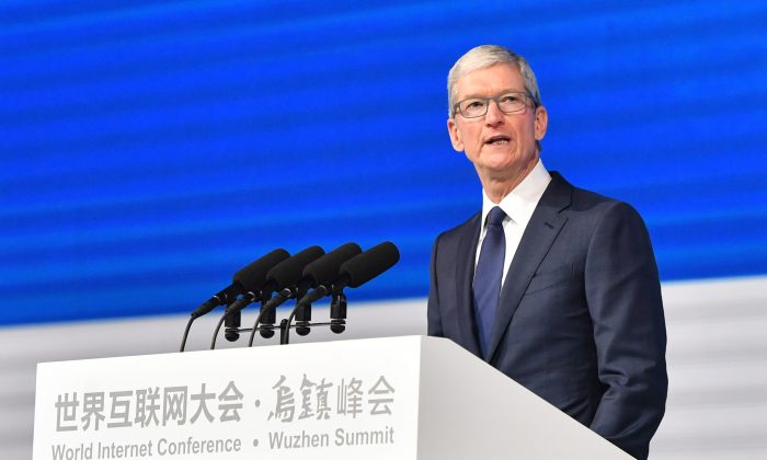 Chuyên gia: Giám đốc điều hành Apple Tim Cook nên ghi danh là đại diện của Trung Quốc