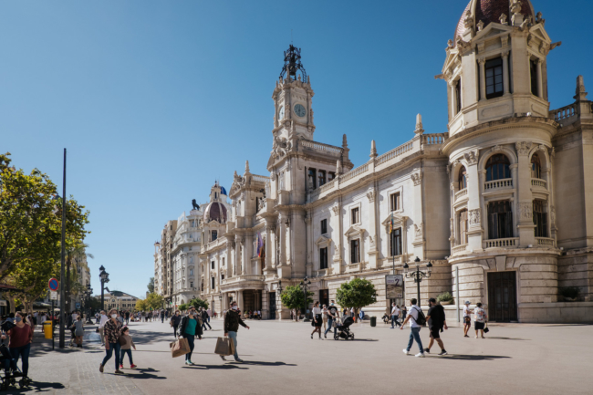 Valencia giàu lịch sử và sôi động với lễ hội Las Fallas