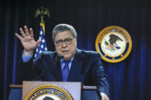 Sự im lặng của ông Bill Barr đã tác động đến kết quả bầu cử như thế nào