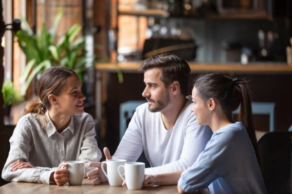 Có nên đầu tư vào doanh nghiệp của bạn bè?