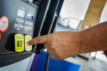 Việc giảm thuế xăng ở California bị trì hoãn 